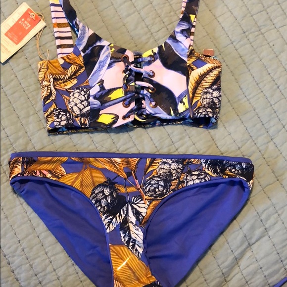 NWT Maaji Top (Sm) & Bottom (Med) Bikini Set - Picture 2 of 8